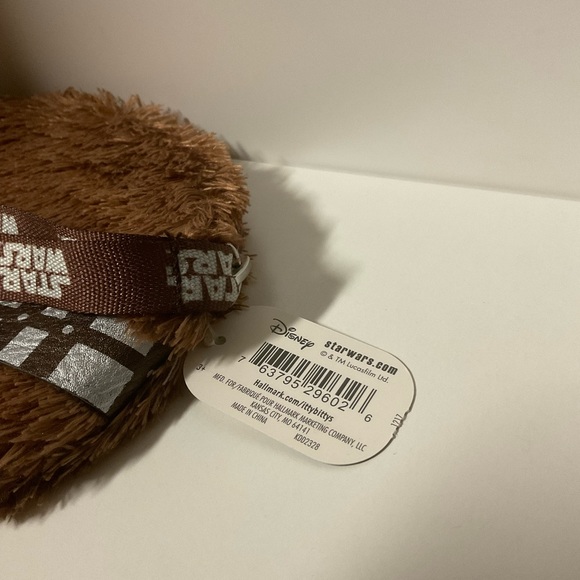Hallmark Star Wars Chewbacca Wristlet Itty Bittys Fuzzy Wallet Purse Embroidered - Picture 8 of 9